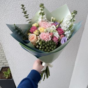 Įvairių gėlių puokštė #26