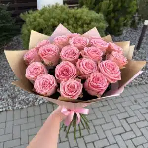 19vnt Sophia Loren rožių